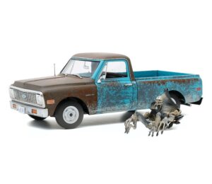 1:18 Scale Chevrolet C-10 Independence Day with Alien Figurine