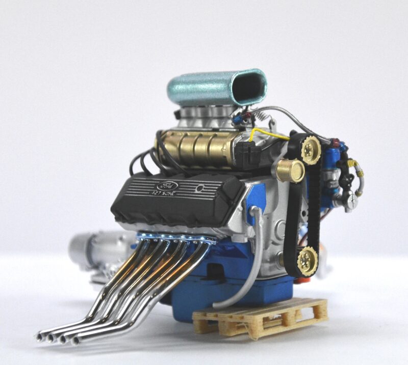 1:18 Scale Engine and Transmission - Ford SOHC 427