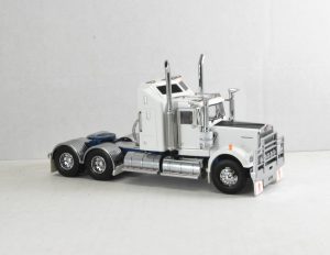 1:50 Scale Kenworth W900 Truck White with Blue Chassis