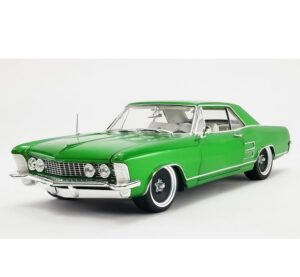 1:18 Scale Buick Riviera - Dust Green - Southern Kings Customs