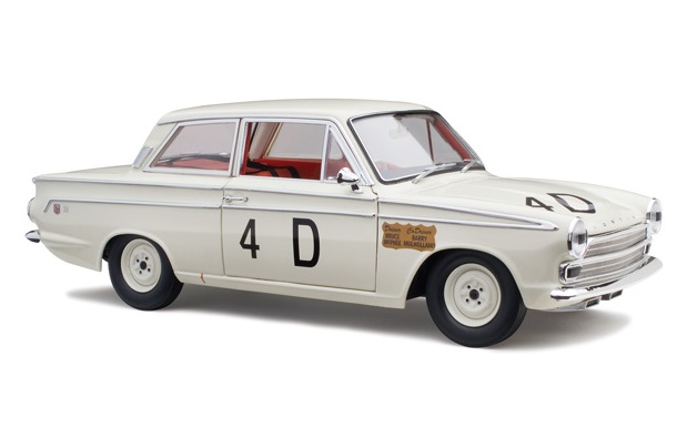 Classic Carlectables 1:18 Ford  Cortina GT 500 - 1965 Bathurst 2nd Place