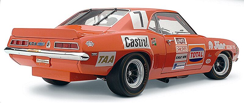 Classic Carlectables 1:18 Chevrolet Camaro  ZL-1 #7 Bob Jane  Symmons Plains 1972