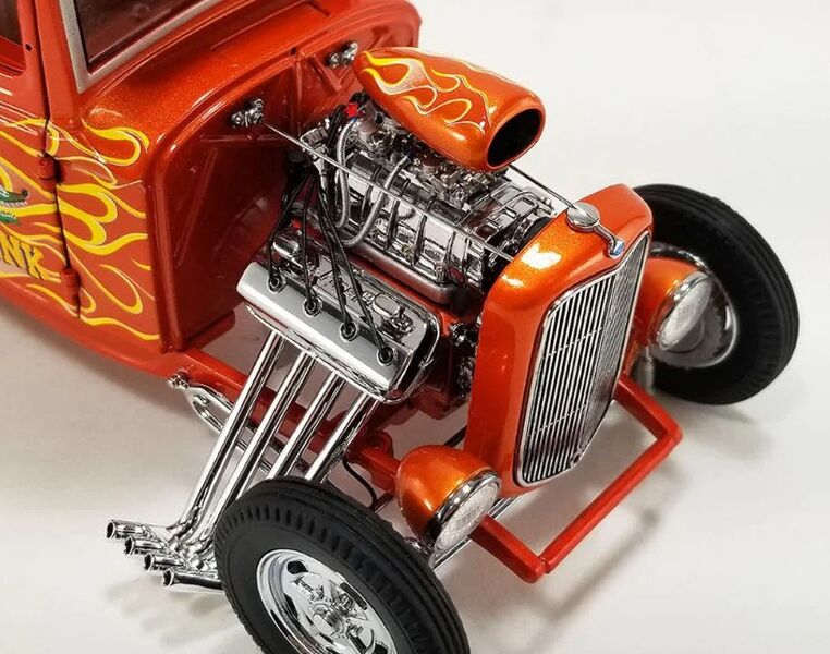 Acme 1:18 1932 Ford Hot Rod Pickup with Flames - Rat Fink