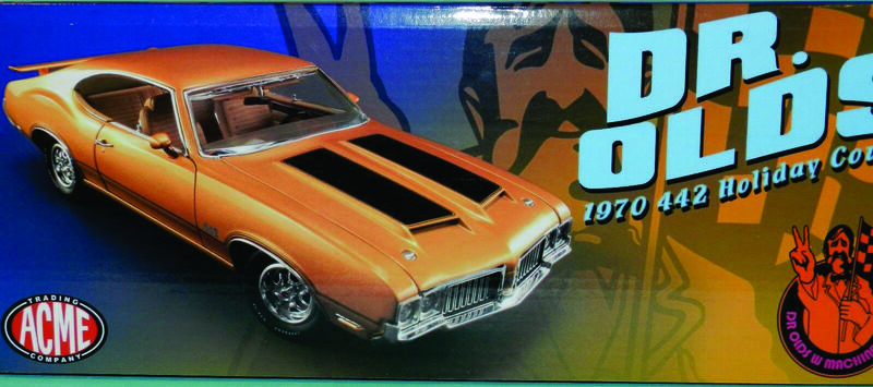 Acme 1:18 1970 Oldsmobile 442 Gold Holiday Coupe Dr. Olds