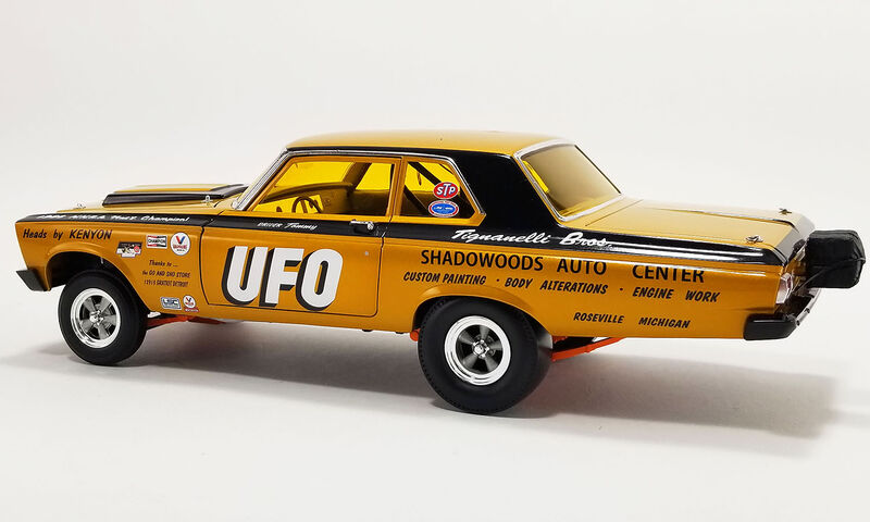 Acme 1:18 1965 Plymouth AWB - UFO