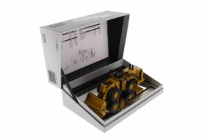 1:125 Scale Caterpillar 994K Wheel Loader