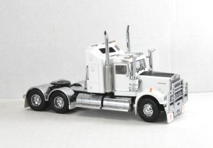 1:50 Scale Kenworth W900 Truck - White with Black Chassis