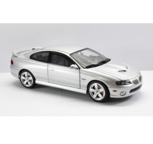 1:18 Scale 2005 Pontiac GTO 6.0lt - Silver