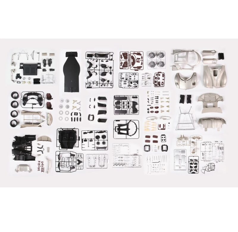 1:8 Scale Pagani Utopia Coupé - Rinascimento Lucido Model Kit - Image 2