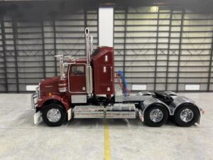 iconic replicas 1:50 Scale Kenworth W900 SAR Truck Burgundy with Black