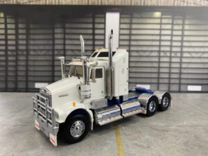 1:50 Scale Kenworth W900 SAR Truck White with Blue Chassis