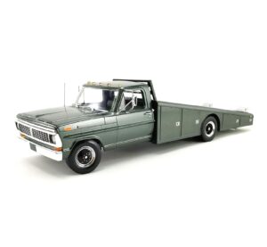 1:18 Scale Ford F-350 Ramp Truck - Highland Green