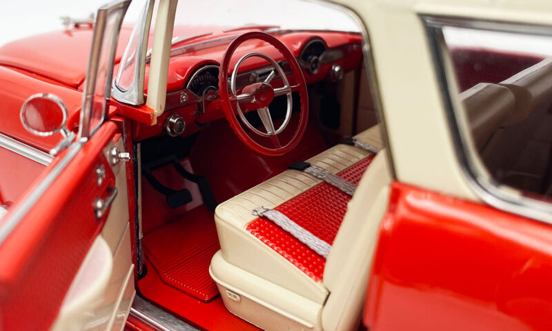 1:18 Scale 1955 Chevrolet Bel Air Nomad - Gypsy Red and Shoreline Beige - Image 3