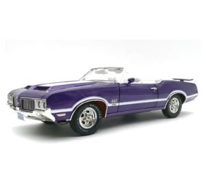 1:18 Scale 1970 Oldsmobile 442 W30 Convertible - Plum Crazy