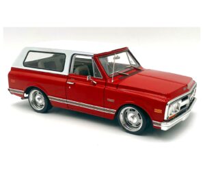 1:18 Scale 1970 GMC Jimmy - Slammed Custom