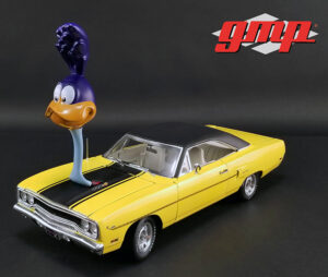 1:18 Scale 1970 Plymouth Road Runner with The Loved Bird Road Runner Figure