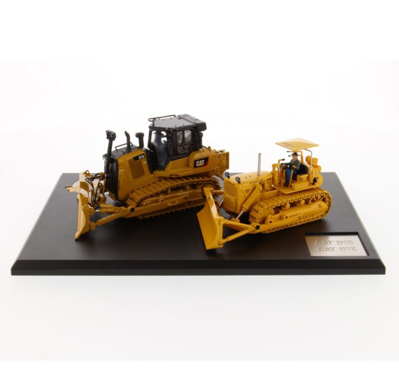 1:50 Scale Caterpillar D7 (17A) and D7E Electric Drive Dozers