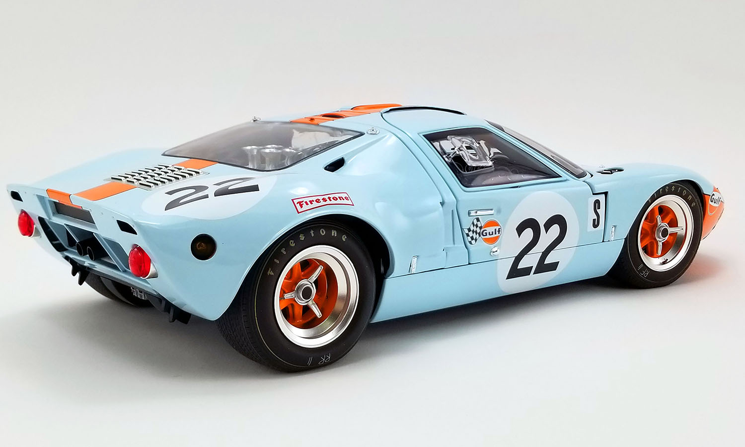 1:12 Scale #22 1969 Ford GT40 MKI - 1969 Sebring 12 Hours Champion