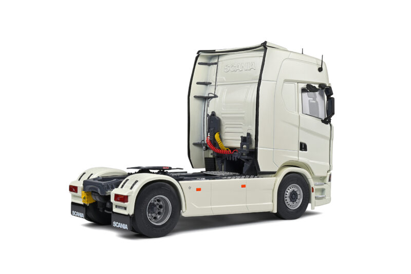 1:24 Scale Scania 580S Highline Truck - Ivory White - Image 2