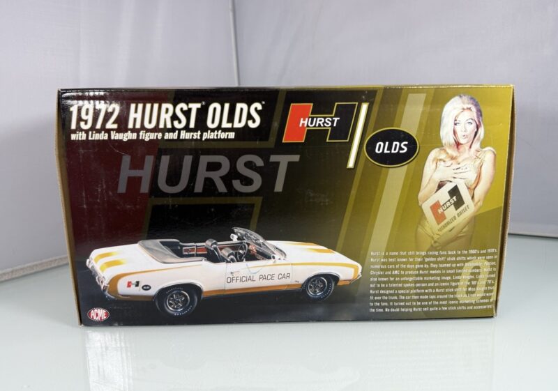 1:18 Scale 1972 Hurst Oldsmobile Pace Car Linda Vaughn Figurine Shifter