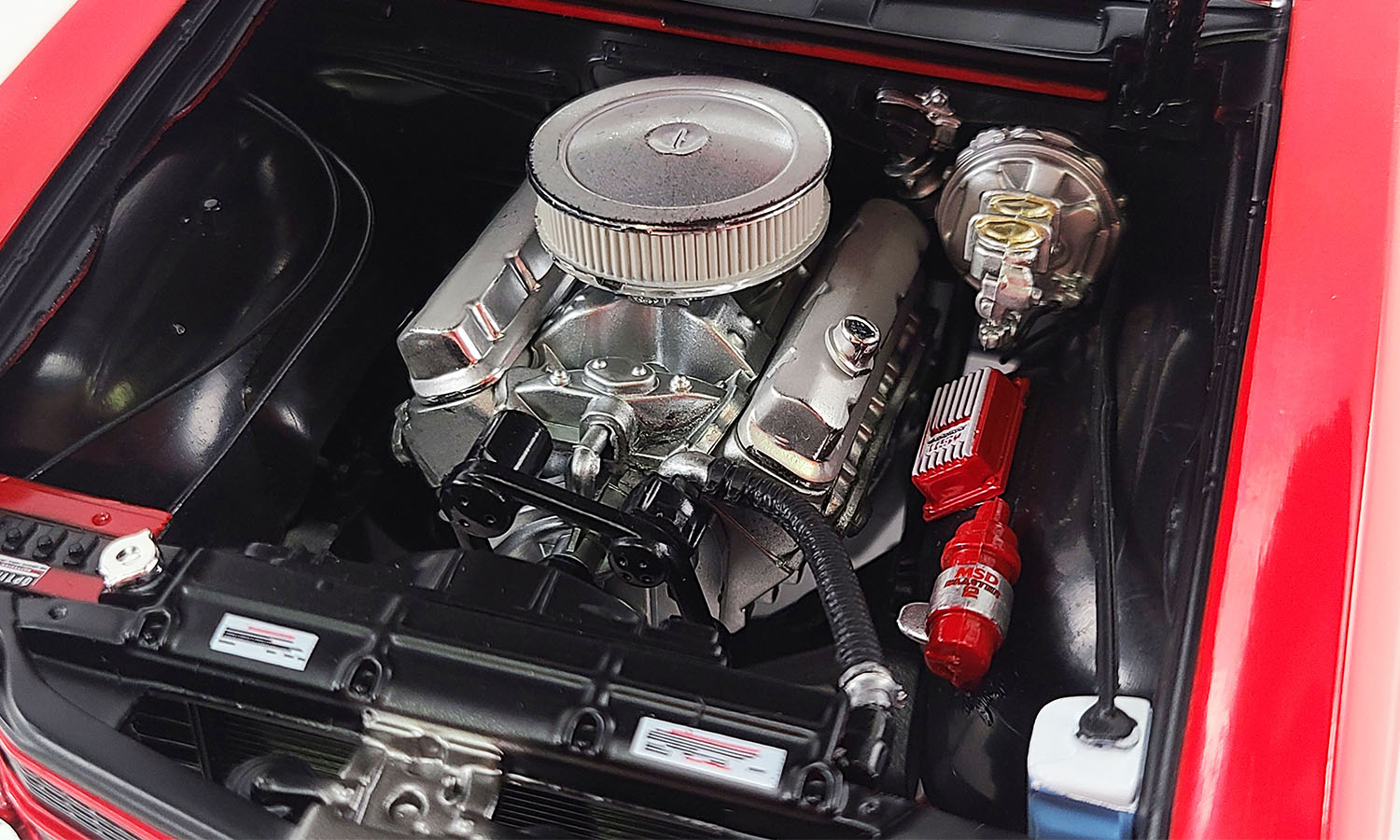 1:18 Scale 1970 Chevrolet Chevelle SS Convertible Restomod - Red - Image 4