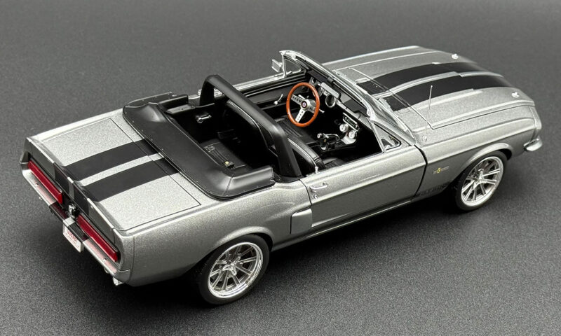 1:18 Scale 1967 Shelby GT500 Pro Touring Convertible - Image 2