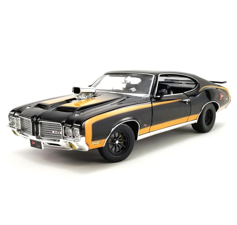 1:18 Scale 1972 Oldsmobile 442 Hurst - Black with Gold Stripes