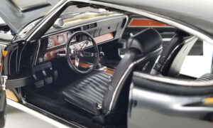 1:18 Scale 1972 Oldsmobile Hurst 442s