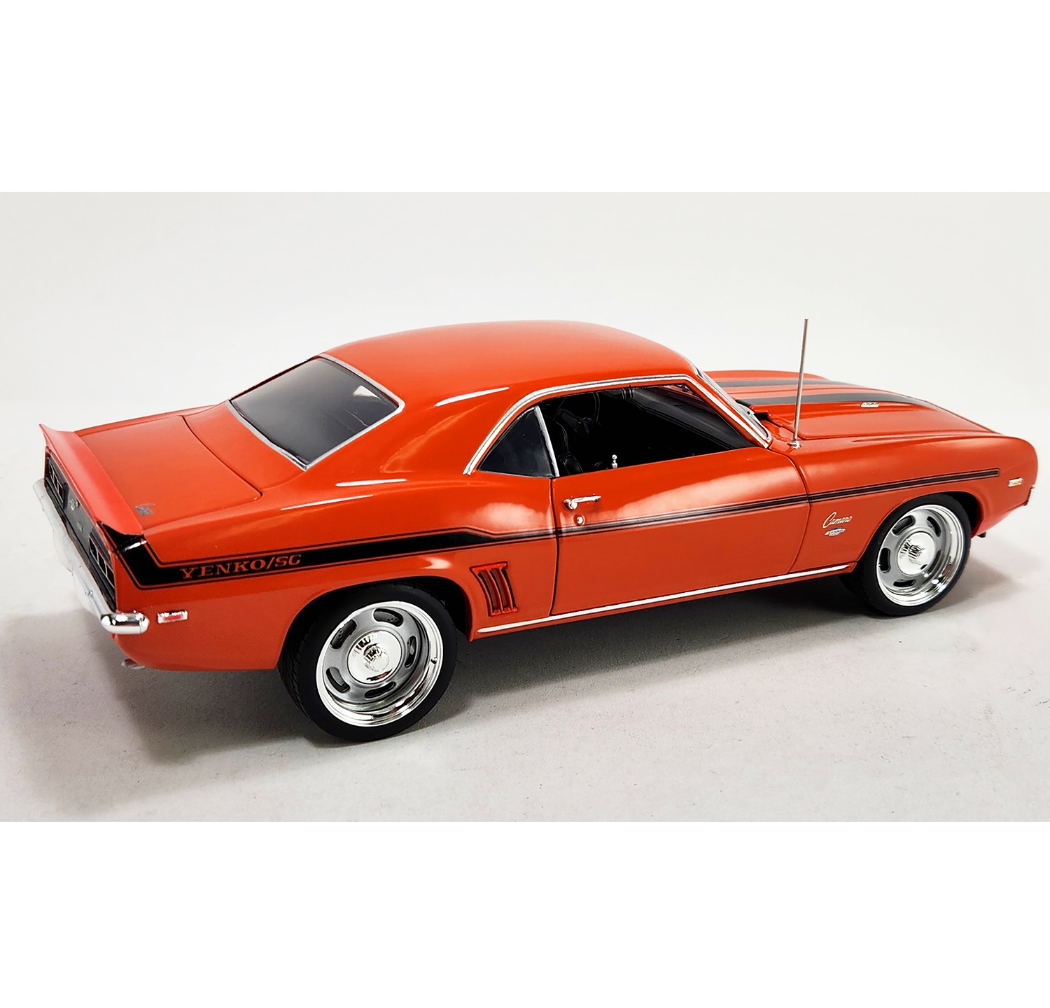 1:18 Scale 1969 Chevrolet Yenko Camaro - Orange with Black Stripes - Image 2