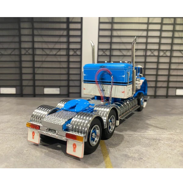 1:50 Scale Kenworth W900 Lowline Sleeper Truck - J.J. Leech and Sons - Image 2