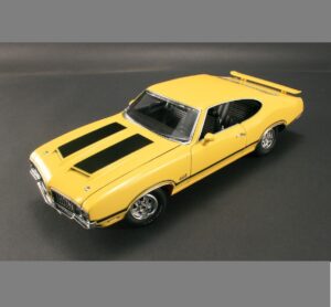1:18 Scale 1970 Oldsmobile 442 W30 Dr.Olds - Sebring Yellow