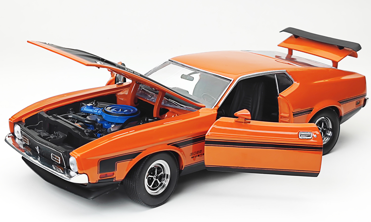 1:18 Scale 1971 Ford Mustang Boss 351 Calypso Coral Orange