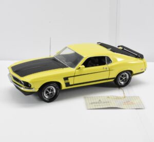 1:24 Scale 1969 Ford Mustang BOSS 302 - Yellow with Black Stripes