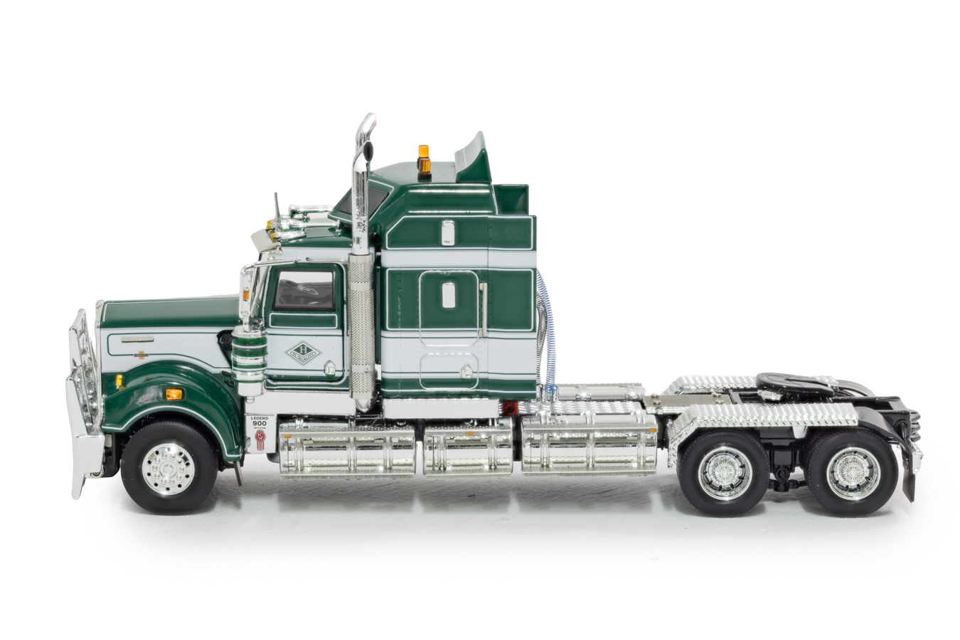 1:50 Scale Kenworth T909 Truck - Hi-Quality Heavy Haulage - Image 3